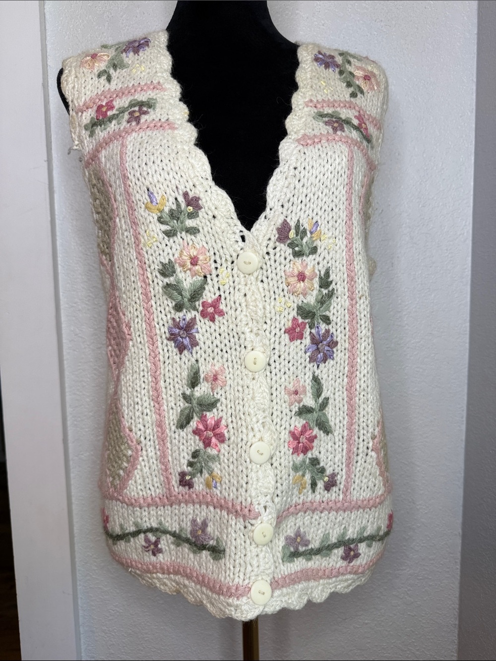 By Design Hand Knit Floral Embroidered Sweater Vest Cottagecore Size Small